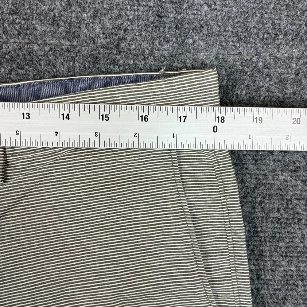Banana Republic Aiden Slim Fit Mens 35 Chino Shorts Cotton Striped Olive White
